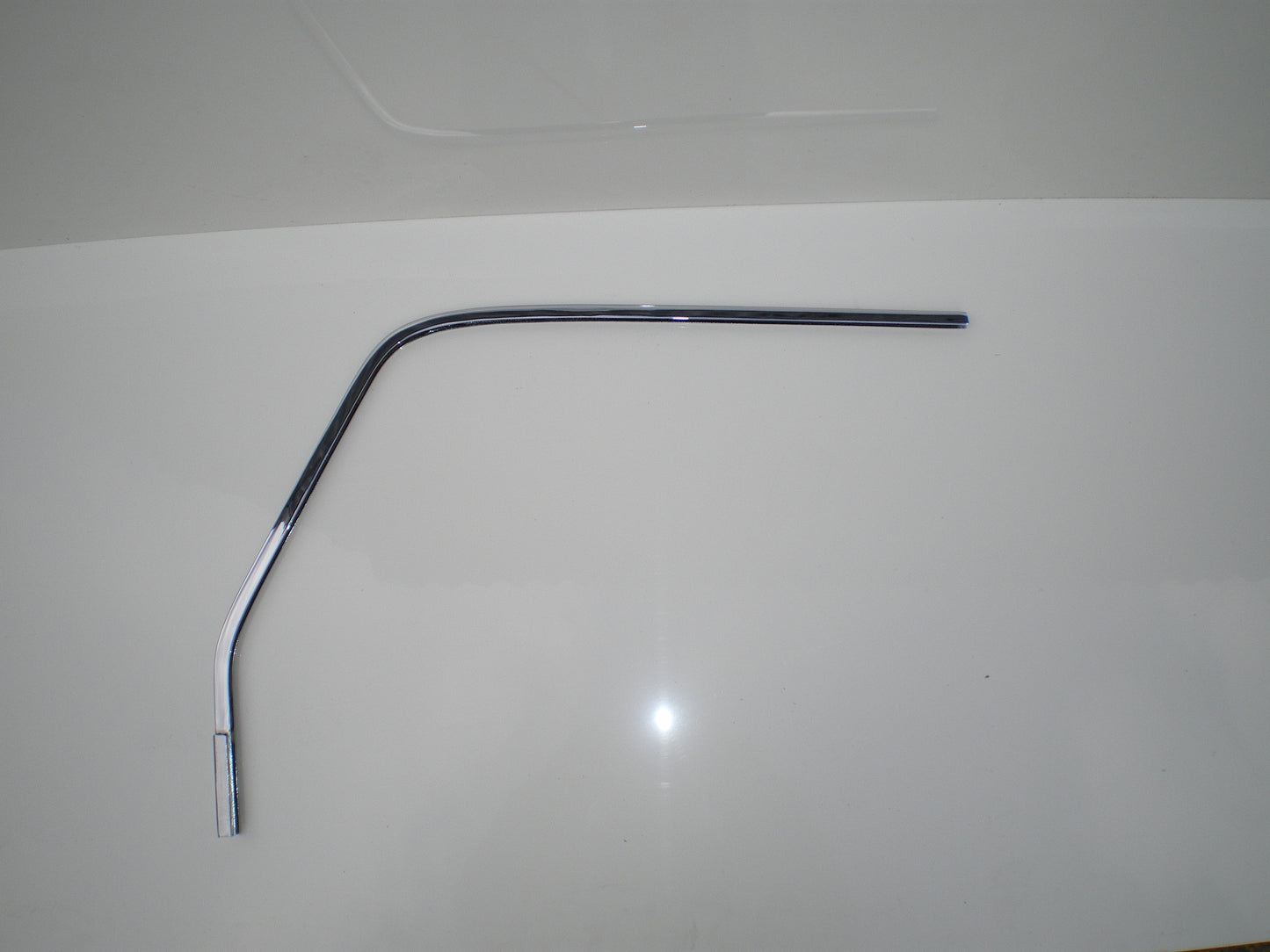 JAGUAR XK150 CHROME FRAME AROUND DROP GLASS BD13543C