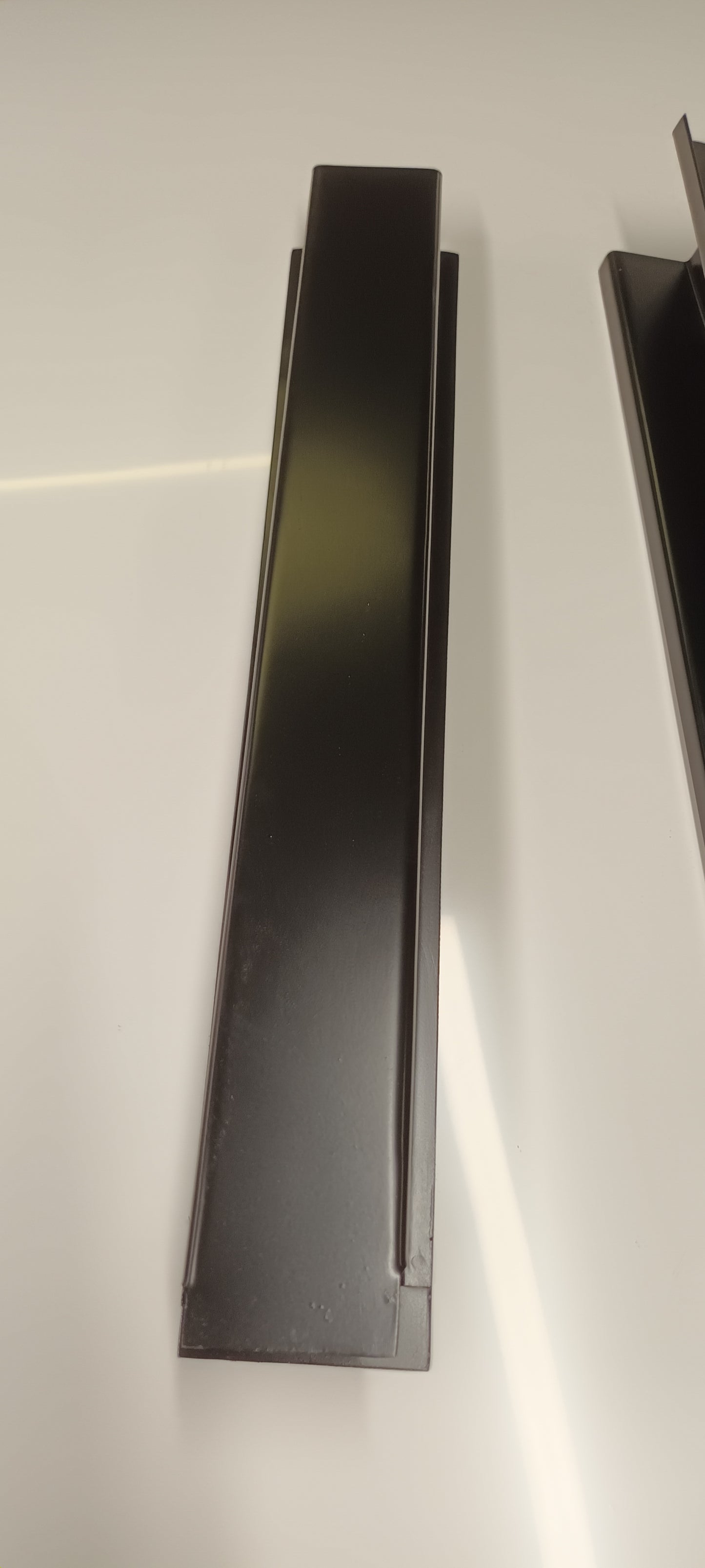 Triumph Vitesse Centre Rigger pair L/H 208247 R/H 208246